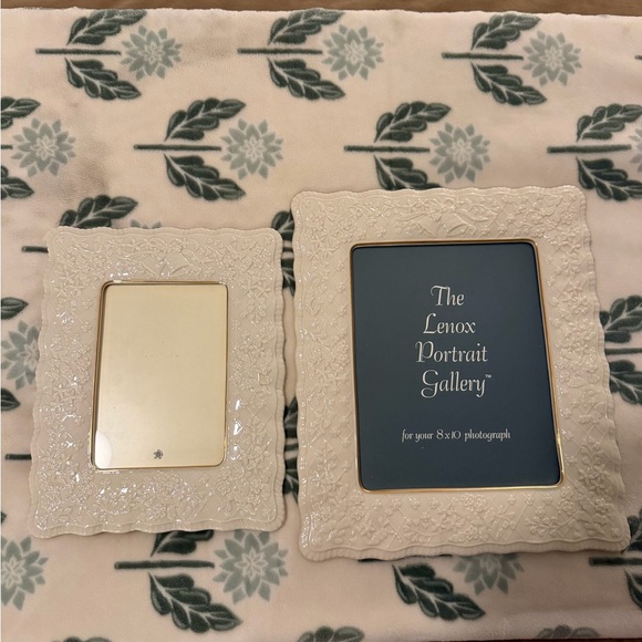Lenox Picture Frame Set
